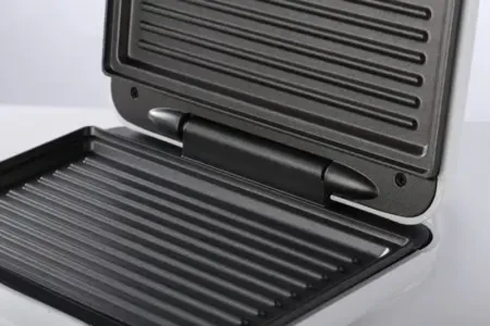 Hisense Contact Grill 700W White|HSM701GCW